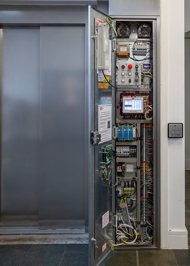 Lift Replacement at the University of Derby , lift digital control