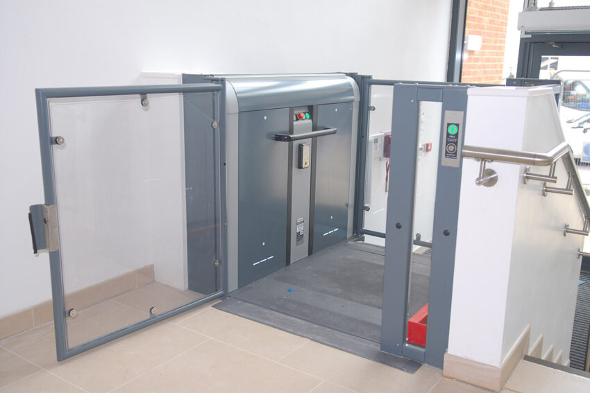 Low rise Step Lift offering vertical travel for dissabled wheelchair users