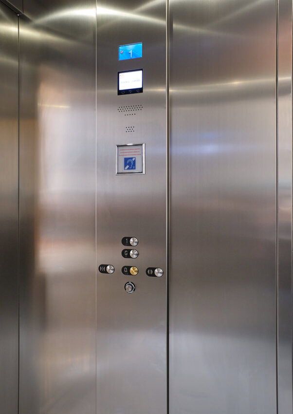 Scenic glass lift installation