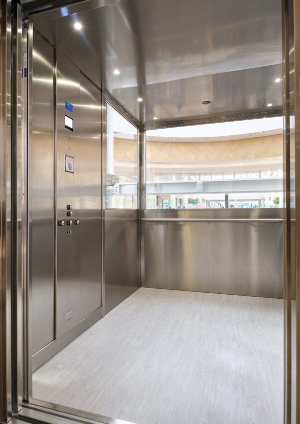Scenic glass lift installation